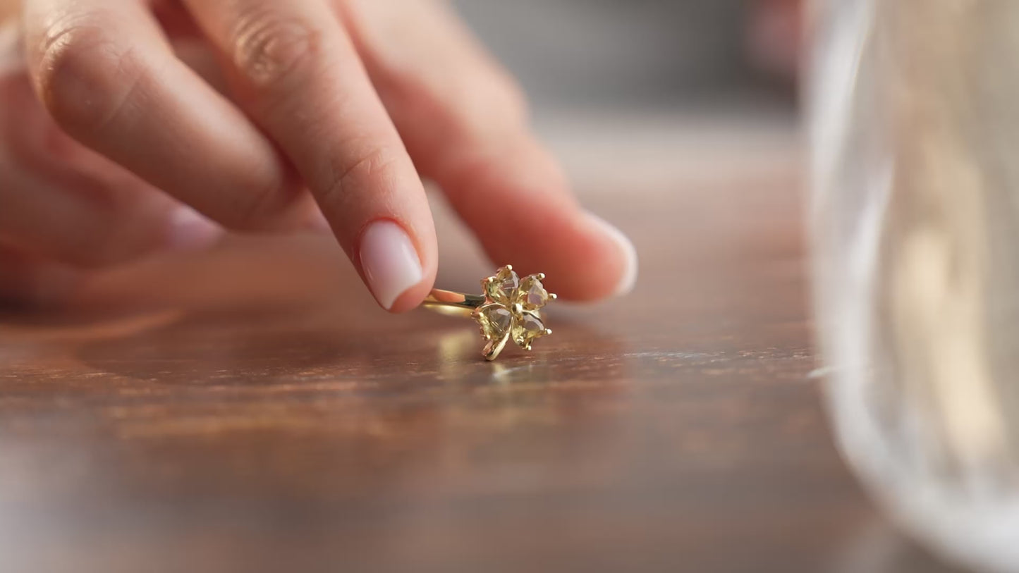 Lucky Charm Clover Zultanite Ring